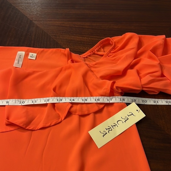 NWT Tacera | Coral Puff Tier Cold Shoulder Top | Size Small - Picture 9 of 10